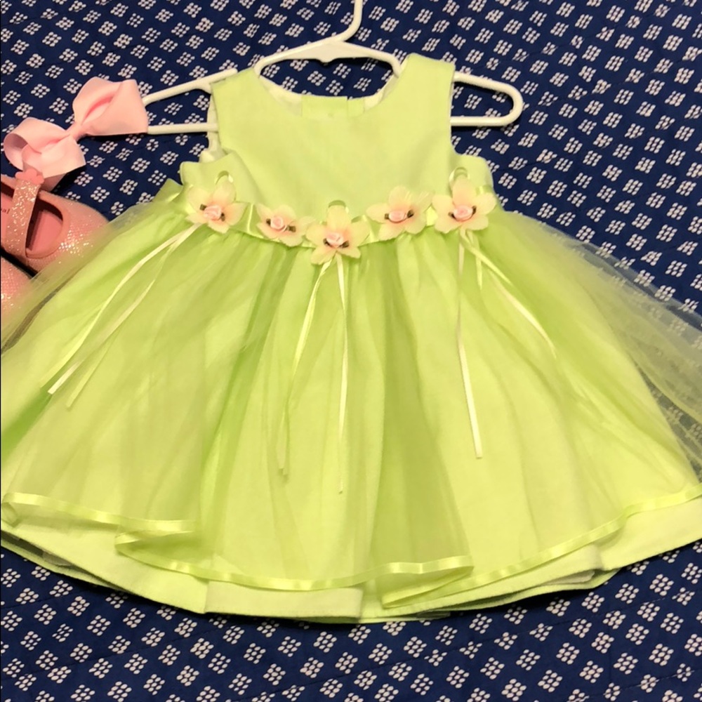 Pretty light green/mint dress 12 mths